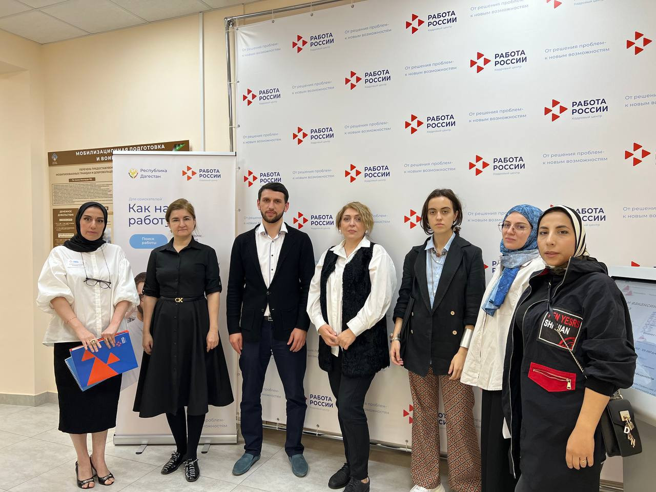 Сегодня 12.09.2023г. в конференц зале ЦЗН города Махачкалы состоялась встреча с Председателем ассоциации легкой промышленности